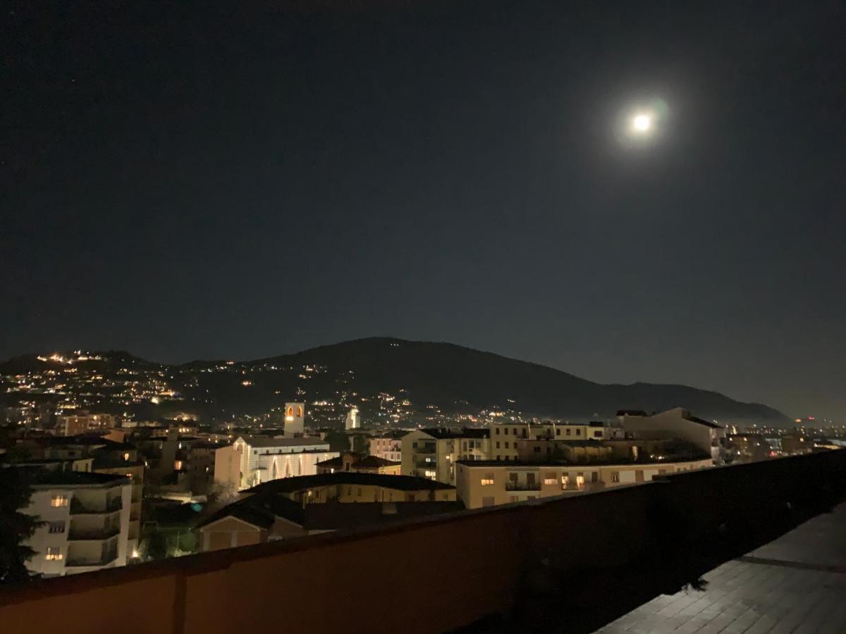 Attico Mansardato Affacciato Sul Cuore Di Brescia Exterior photo